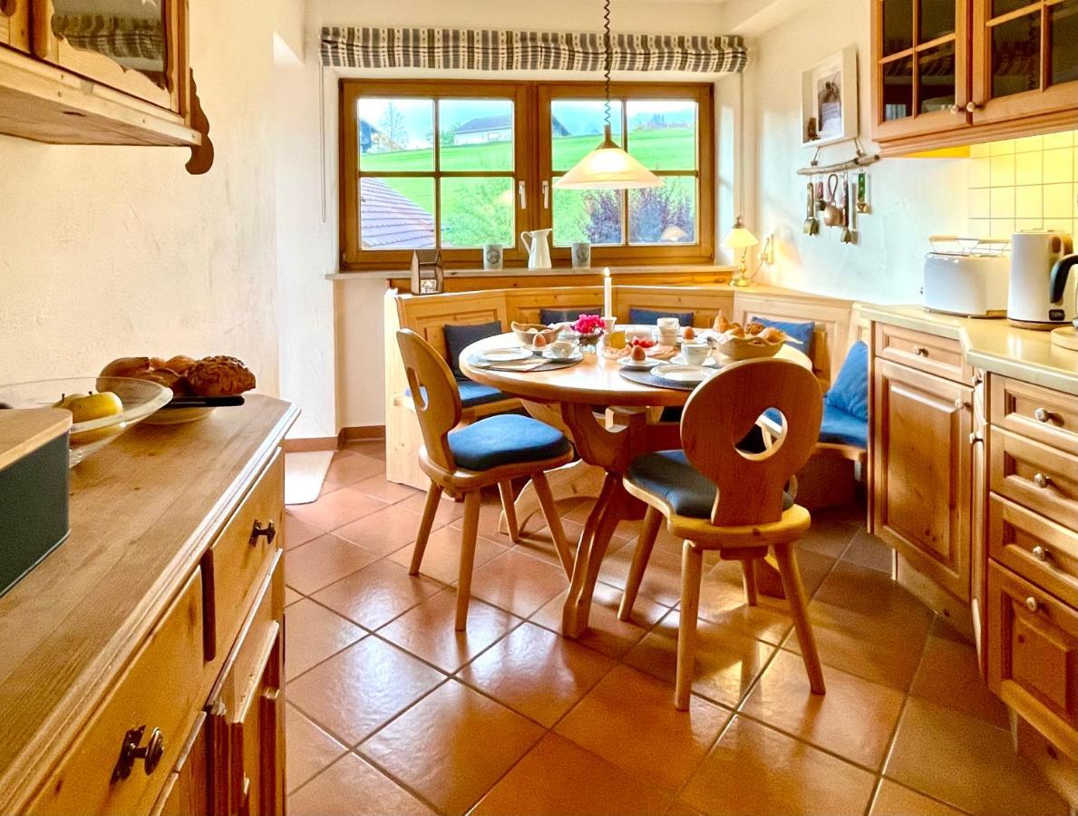 Wunderschoene Wohnung Mit Balkon Und Blick Auf Die Alpen Оберштауфен Экстерьер фото