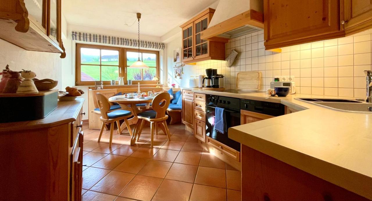 Wunderschoene Wohnung Mit Balkon Und Blick Auf Die Alpen Оберштауфен Экстерьер фото