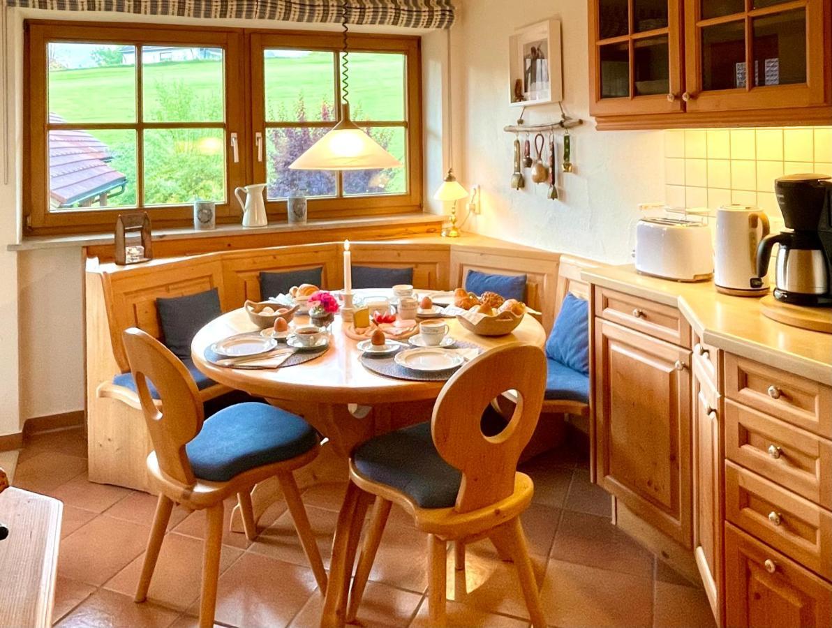 Wunderschoene Wohnung Mit Balkon Und Blick Auf Die Alpen Оберштауфен Экстерьер фото